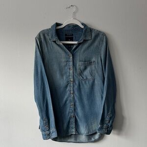 American Eagle Outfitters Classic Blue Button-Down Shirt